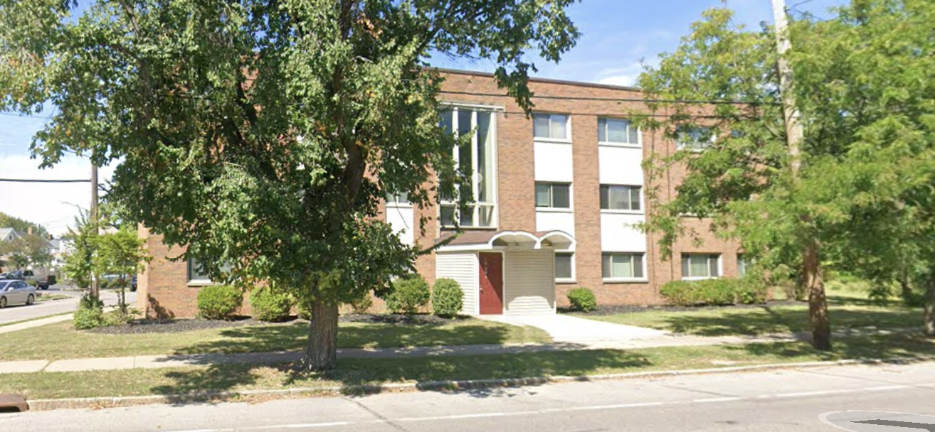 18051 Lakeshore Boulevard - 304